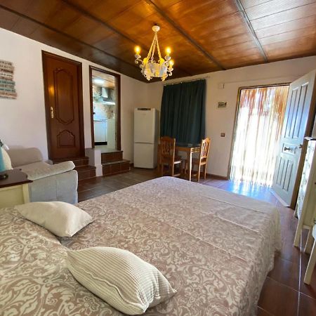 Estudio Coqueto Con Cocina, Bano Y Piscina De Temporada Compartida, A 8Km De Cordoba, En Plena Sierra,By Trassierrarooms Kültér fotó